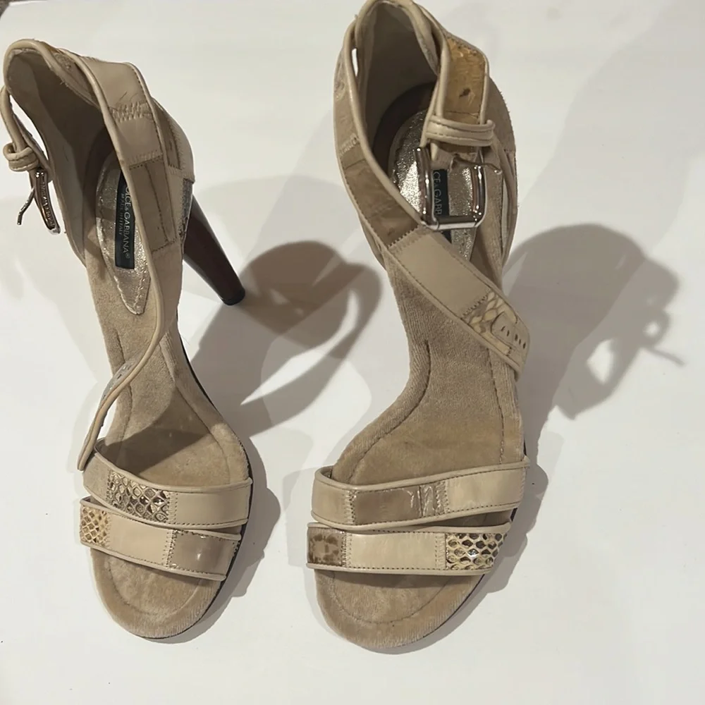 Dolce & Gabbana cream heels - Picture 3 of 8